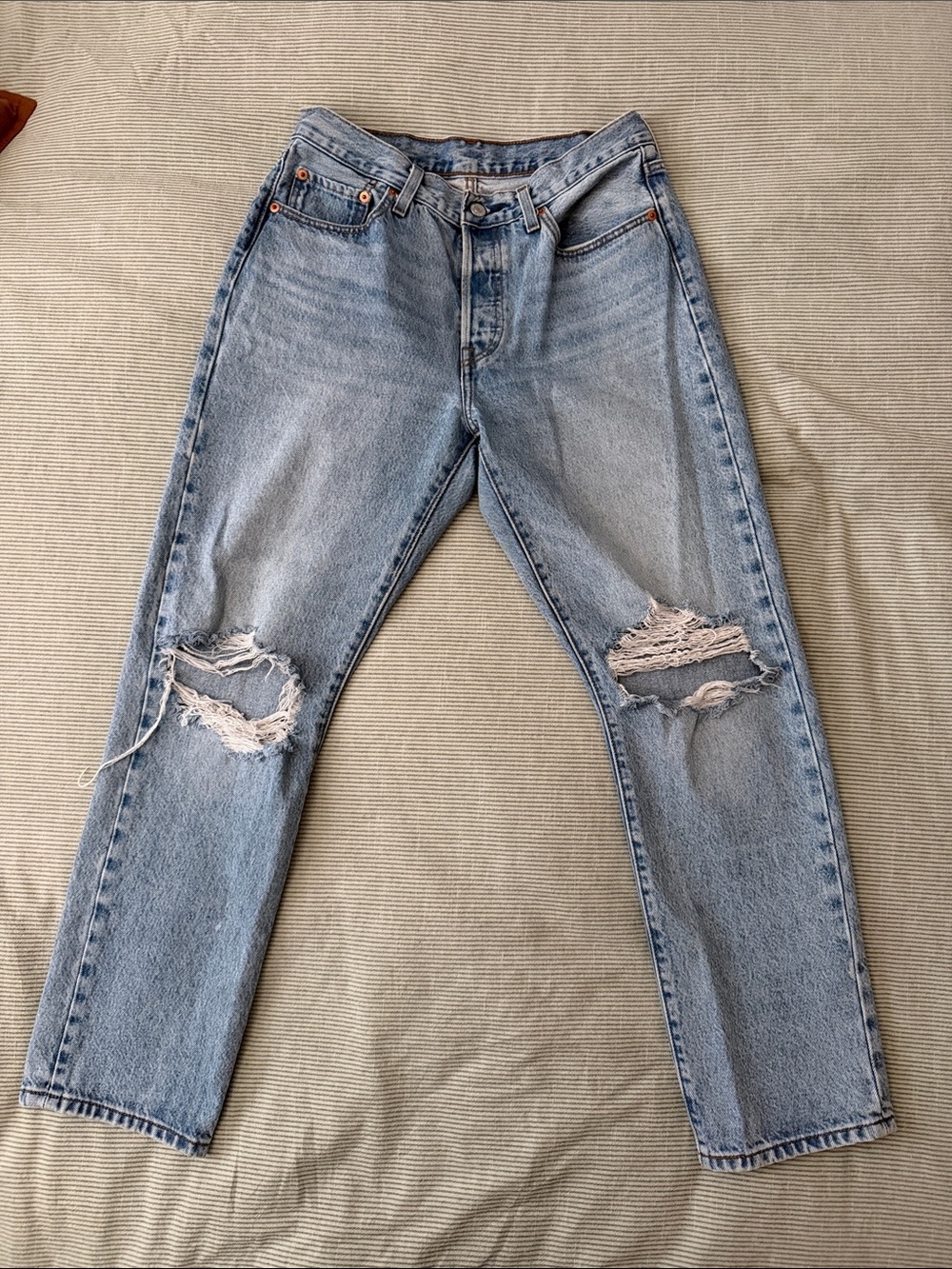 501 Levi's Light Blue Distressed Jeans